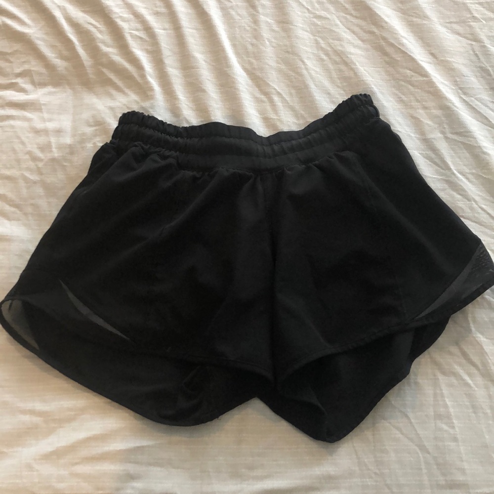 .Lululemon Hotty-Hot-Shorts 2.5